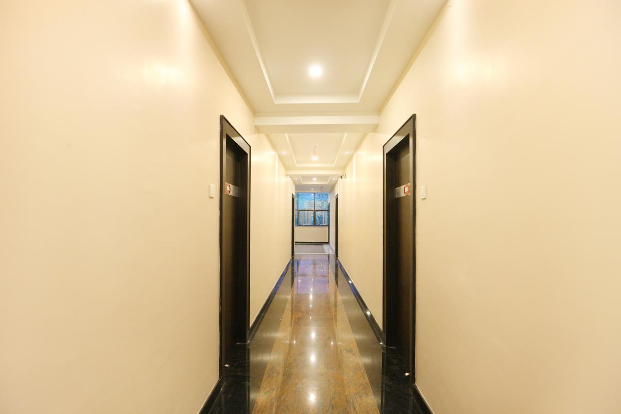 Oyo 15115 Hotel Ramcharan Residency Тірупаті Екстер'єр фото