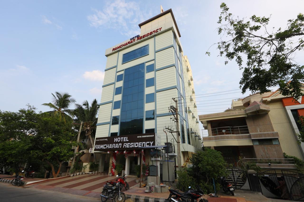 Oyo 15115 Hotel Ramcharan Residency Тірупаті Екстер'єр фото